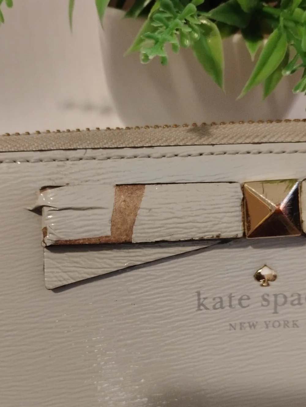 kate spade Beacon Court Nisha Wallet. Patent Leather. Light Gray in color.
